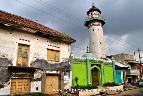 G. Masjid Layur Kampung Melayu
