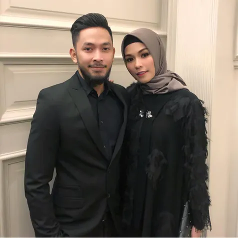 Metha Yunatria dan Uki Dikenalkan Ariel
