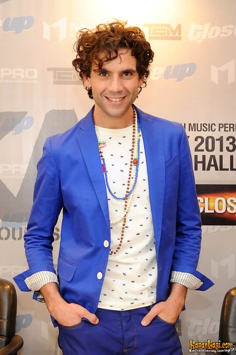 Mika membawakan satu buah lagu di ajang X Factor Indonesia.