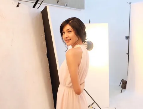 Mikha Tambayong merupakan salah satu bintang muda yang cukup sering mengganti penampilannya. /©instagram.com/miktambayong