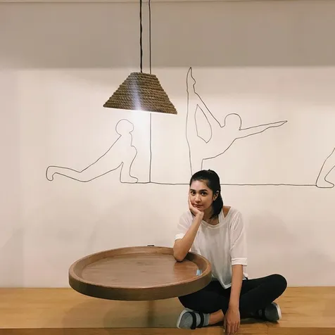 Tak hanya berakting, Mikha juga memiliki bakat dalam dunia tarik suara. /©instagram.com/miktambayong