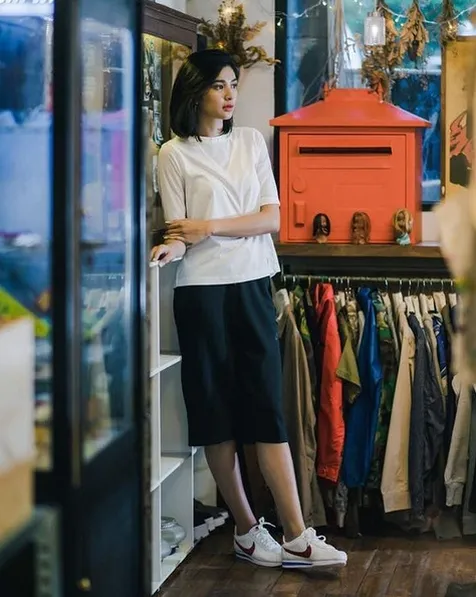 Bukan hanya penuh bakat, Mikha juga dikenal dengan gaya berbusana yang fashionable. /©instagram.com/miktambayong