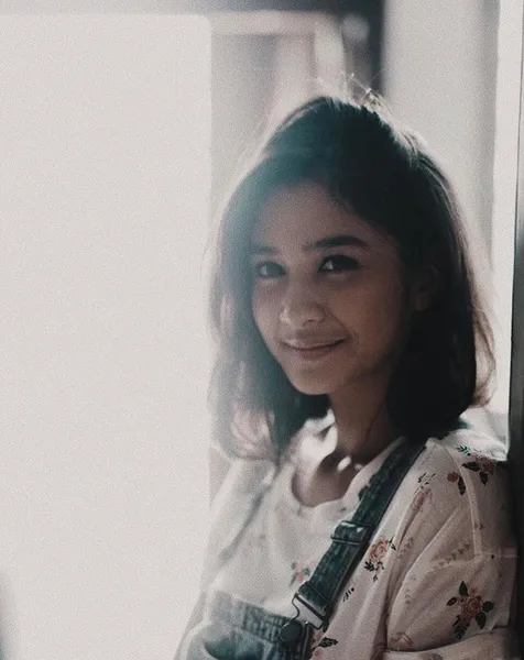 Mikha Tambayong kini nampak lebih fresh dan kece dengan rambut yang lebih pendek. /©instagram.com/miktambayong