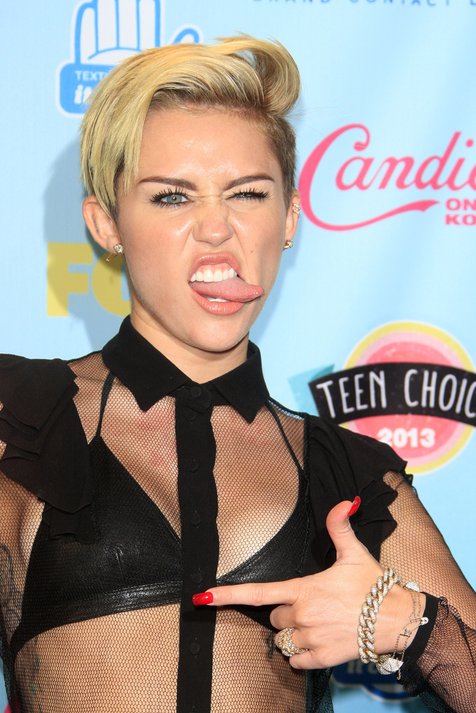 Lagu rahasia Miley tersebar di internet ©shutterstock