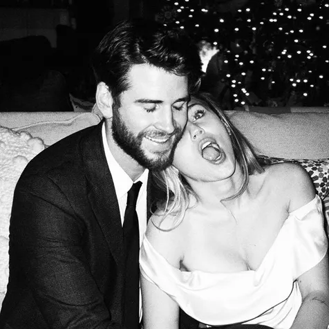 Miley yang Minta Cerai