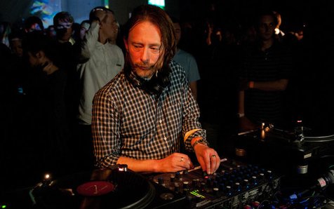 Thom Yorke dengan 'profesi' barunya ©digitalspy