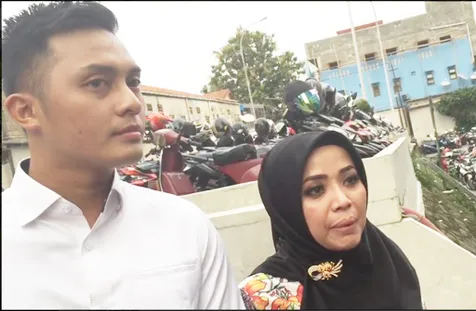 Pertama Kali Muncul Di TV Bareng