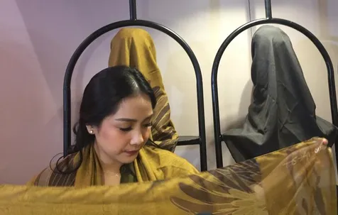 Liburan Wajib Bawa Scarf