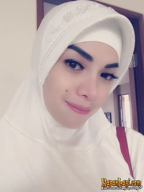 Niki berhijab, cantik? / KapanLagi®