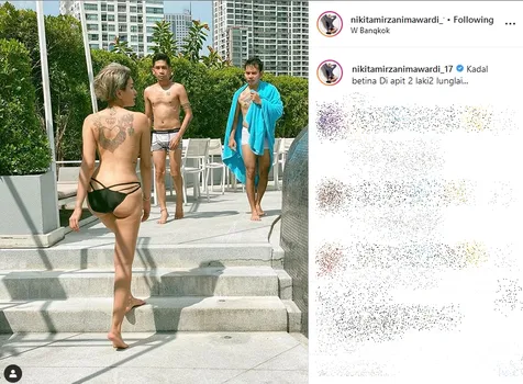 Topless di Depan 2 Pria