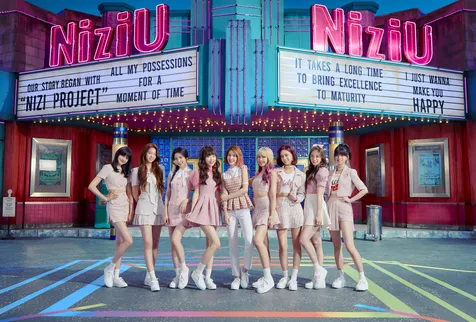 NiziU akan merilis mini album predebut berjudul MAKE YOU HAPPY pada tanggal 30 Juni. Mari kita nantikan dan dukung debut mereka! Ganbatte!