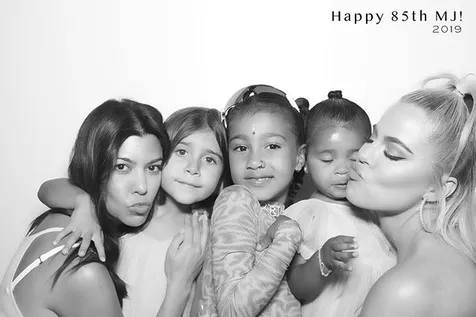 Tindik Hidung North West