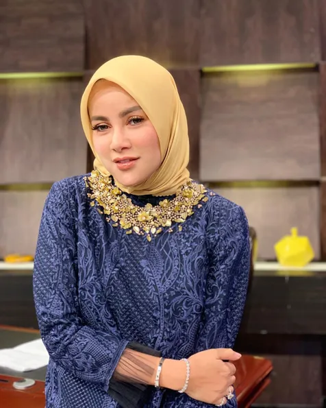 Sempat Khawatir Dengan Hijabnya