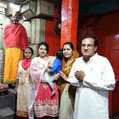 Paridhi dan anak pertamanya ©instagram/paridhiarmy