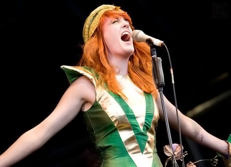 Salah satu penampilan Florence and The Machine © NME.com