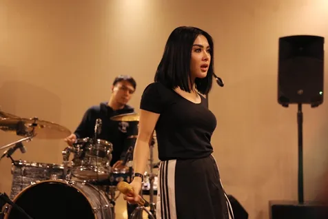 Akan Berduet Dengan Rendy Pandugo