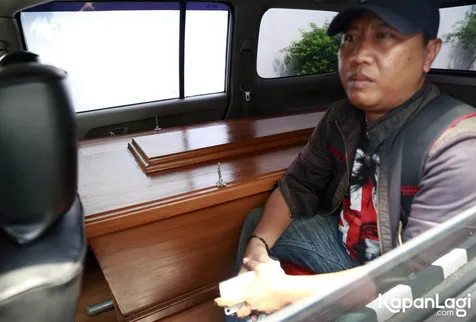 Dimakamkan di Lumajang