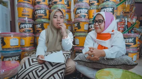 Rasa Rempeyek Ibunda Syahrini