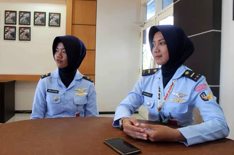 Pilot Wanita Dituntut Sama