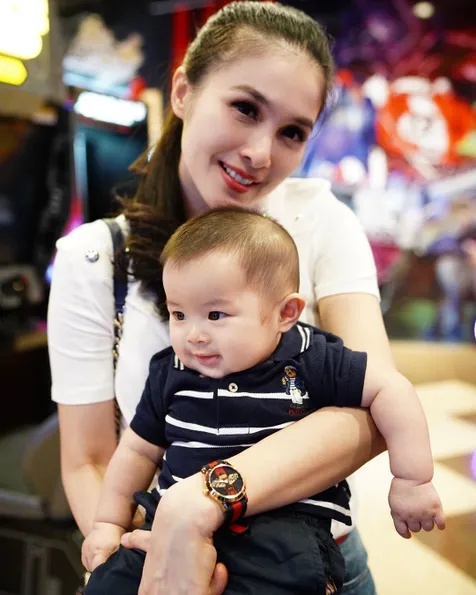 Sandra Dewi