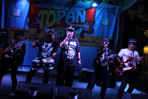 Pengantar Minum Racun  5 Band Super Kocak Yang Karyanya 