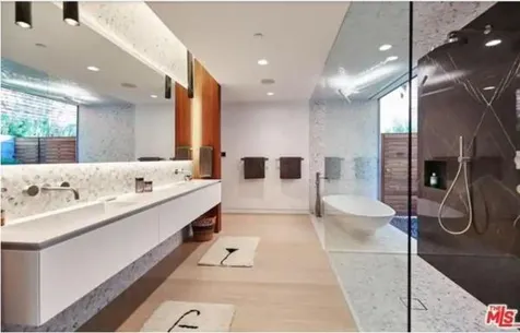 Kamar Mandi Mewah