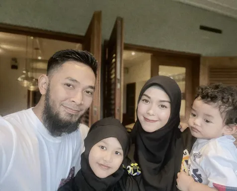 Metha Yunatria & Uki