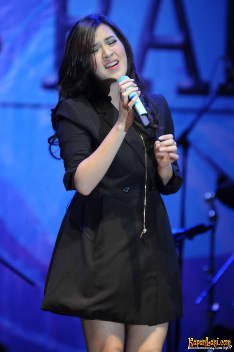 Meski awalnya takut dicuekin, Raisa justru sukses bius penonton ICE - Tangerang ©Bayu Herdianto