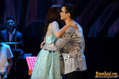 Saat Raisa - Afgan mesra di panggung. Kamu cemburu? ©Bayu Herdianto