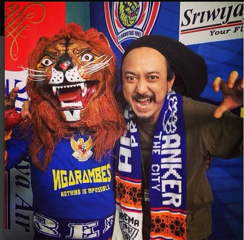 Ras Muhamad foto bersama ikon Arema ©instagram.com/ras_muhamad