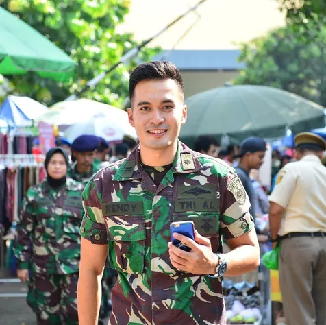 Bertugas di Angkatan Laut