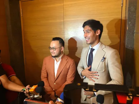 Busana Tunangan Serba Dadakan