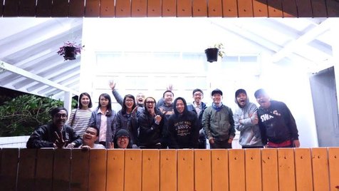 Rocket Rockers dan kawan-kawan Kampus UNPER @istimewa