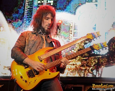 Bumblefoot tertarik dengan cengkok musik Melayu ©KapanLagi.com®