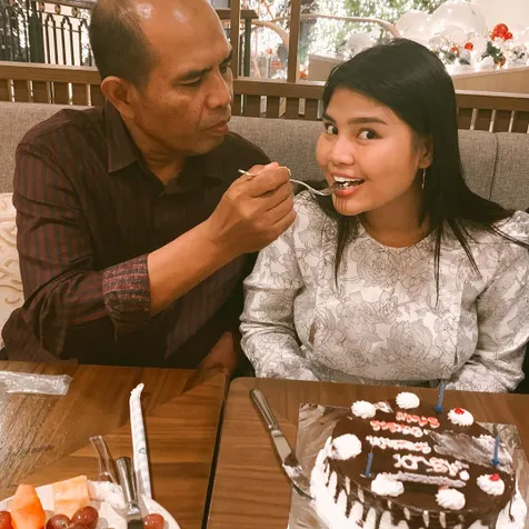 Soroti Baju yang Dipakai Meldi