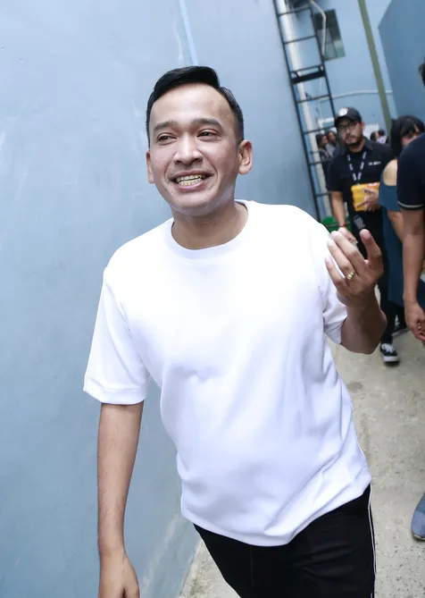 Absen Karena Luna Maya?