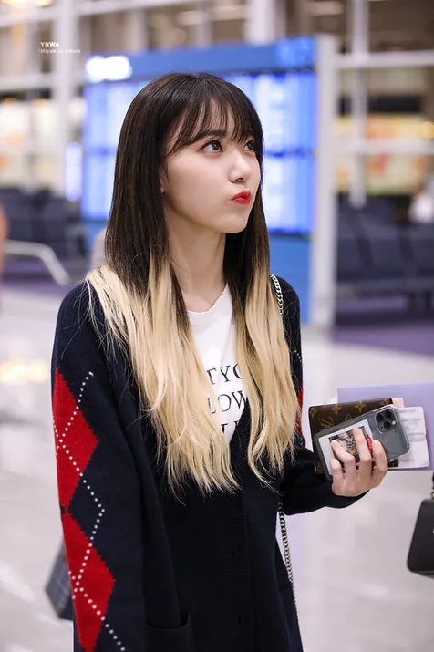 Gaya Berbeda