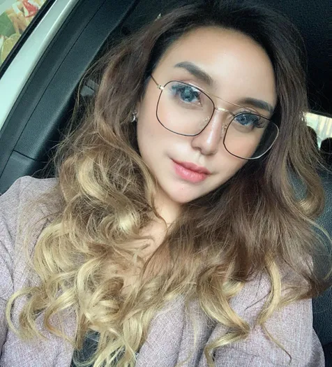 Pacaran Dengan Pria yang Lebih Tua