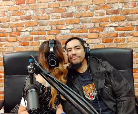 Ciuman Pipi Salmafina Sunan Untuk Sang Ayah