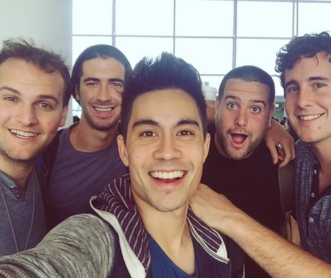 Siap-siap, Sam Tsui juga bakal tampil menggebrak nanti malam! © Instagram.com/thesamtsui/