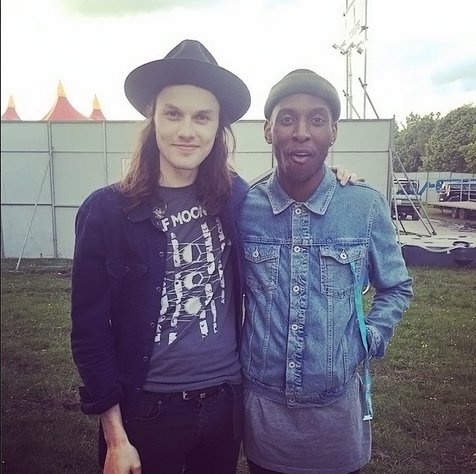 Samm Henshaw & James Bay di Parklife Festival © Samm Henshaw Official facebook