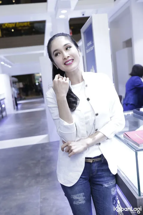 Sandra Dewi