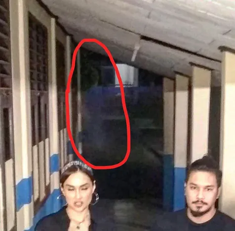 Penampakan Pocong