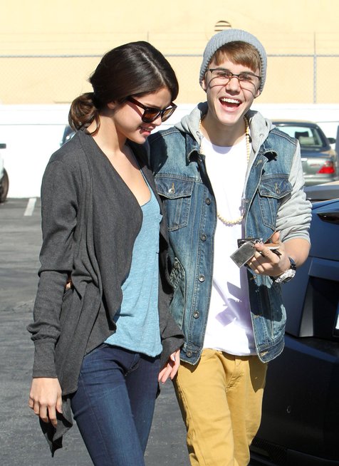 Selena Gomez - Justin Bieber/@Shutterstock