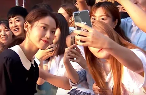 Foto Bareng Fans