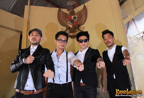 Ari Lasso  7 Lagu Menyayat Hati Tentang Cinta Beda Agama 