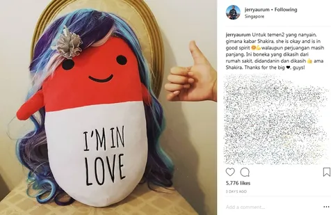 Dapat Boneka Dari Rumah Sakit