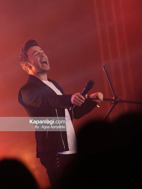 Shane dalam konsernya di Jakarta lalu. © KapanLagi.com/Agus Apriyanto