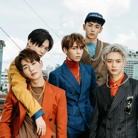 SHINee World