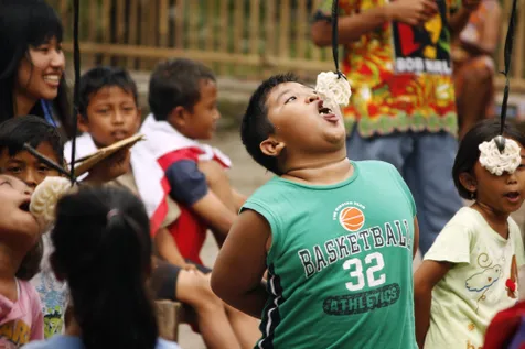 Makan Kerupuk